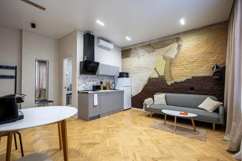 Photo of the whole room, Dining area, kitchen