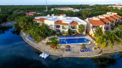 Property building, Lake view, Pool view