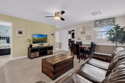 8BR ChampionsGate Disney Large family home Pool Villa in Four Corners