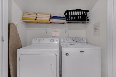 8BR ChampionsGate Disney Large family home Pool Villa in Four Corners