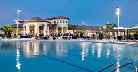 8BR ChampionsGate Disney Large family home Pool Villa in Four Corners