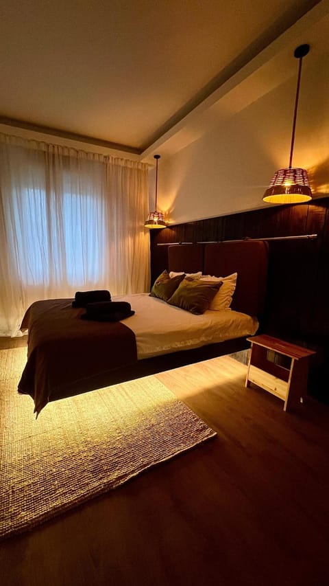 Bed, TV and multimedia, Bedroom, air conditioner