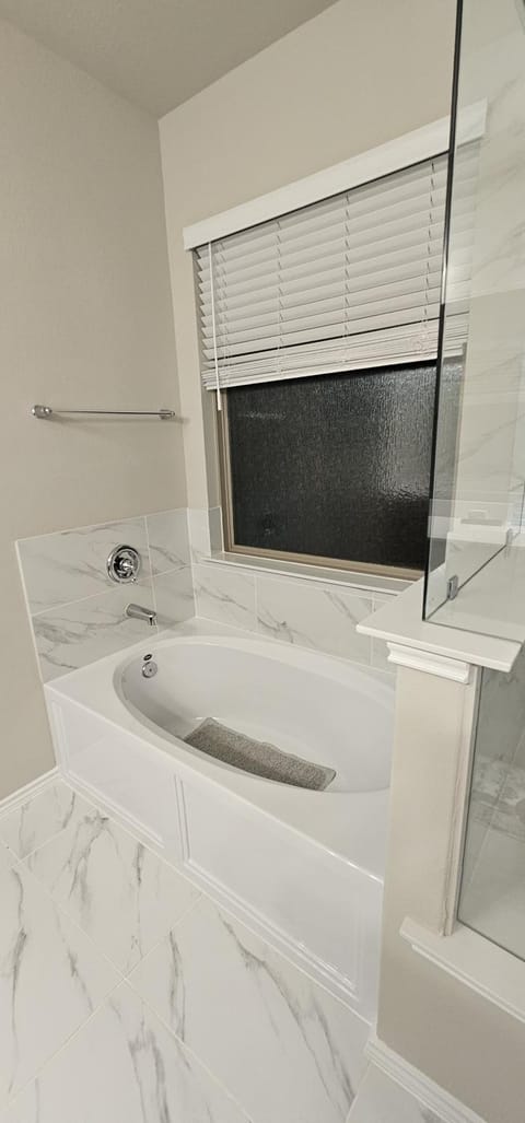 Zahra ZH Villa in Harris County