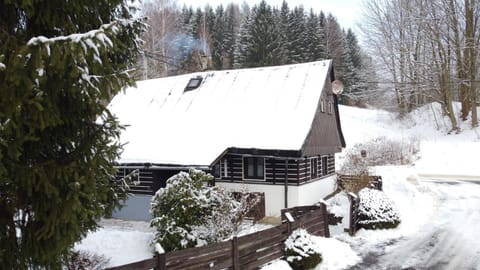 Property building, Day, Natural landscape, Winter, Garden