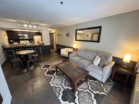 The Meadows- Modern 1BedroomDeck and Fireplace House in Kirkwood