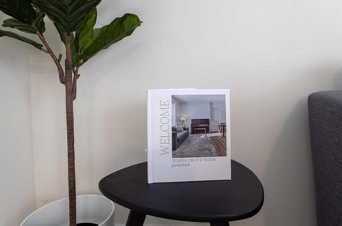 Spacious Tower Grove 3BR Home ABODEbucks House in Tower Grove South