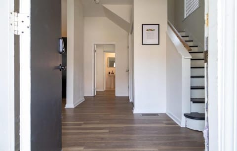 Spacious Tower Grove 3BR Home ABODEbucks House in Tower Grove South
