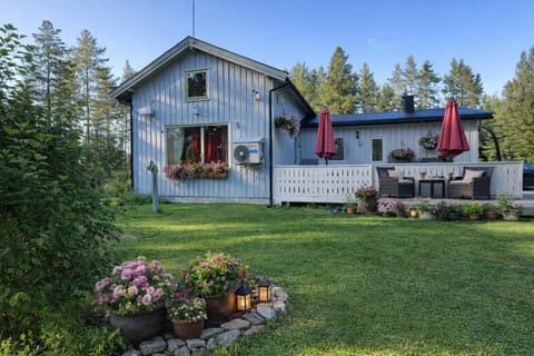 Property building, Spring, Natural landscape, Garden, Garden view
