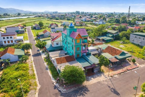 Property building, Day