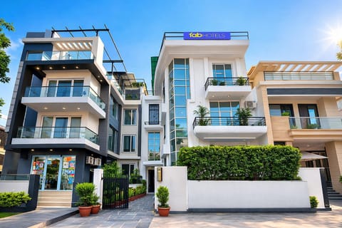 Property building, Facade/entrance