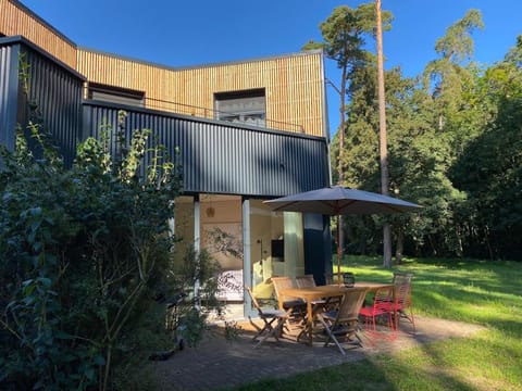 Patio, Day, BBQ facilities, Garden, Dining area, Garden view