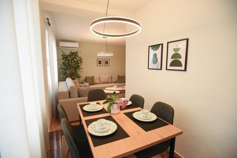 Balcony/Terrace, Living room, Seating area, Dining area