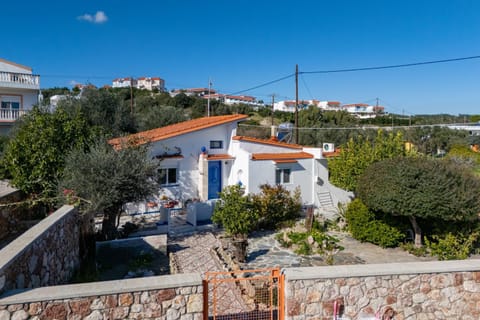 Day, Natural landscape, Street view, Location