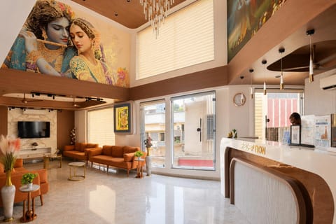 Communal lounge/ TV room, Lobby or reception