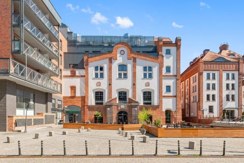 Property building, Facade/entrance, Off site