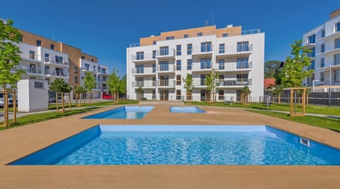 Property building, Swimming pool