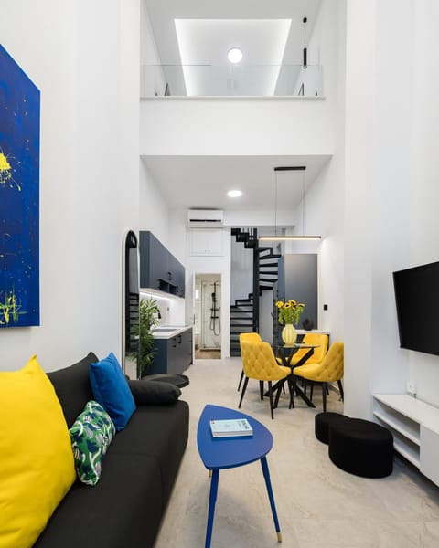 TV and multimedia, Living room, Seating area