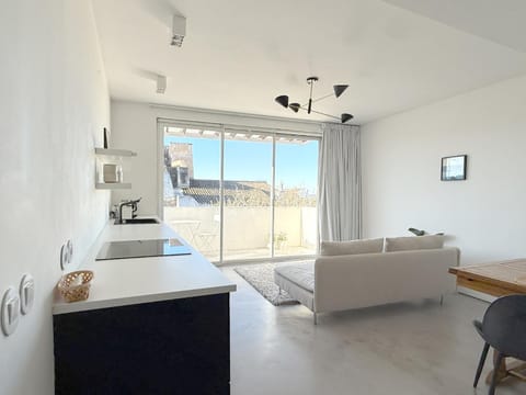 Kitchen or kitchenette, Living room, Dining area