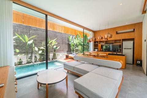Kitchen or kitchenette, Living room, Seating area