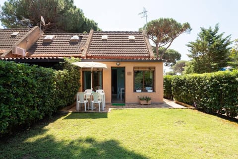 Property building, Garden, Garden view