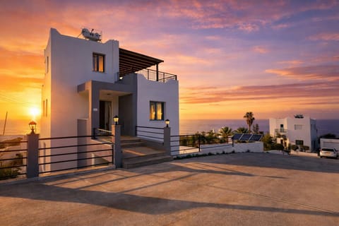 Property building, Natural landscape, Balcony/Terrace, Sunset