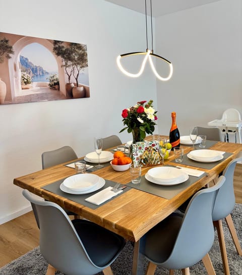 BBQ facilities, TV and multimedia, Coffee/tea facilities, View (from property/room), Living room, Food and drinks, Seating area, Dining area, Evening entertainment, Area and facilities, Area and facilities, Drinks, Drinks, internet, internet, internet, stove, stove