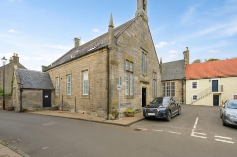 Property building, Day, Location