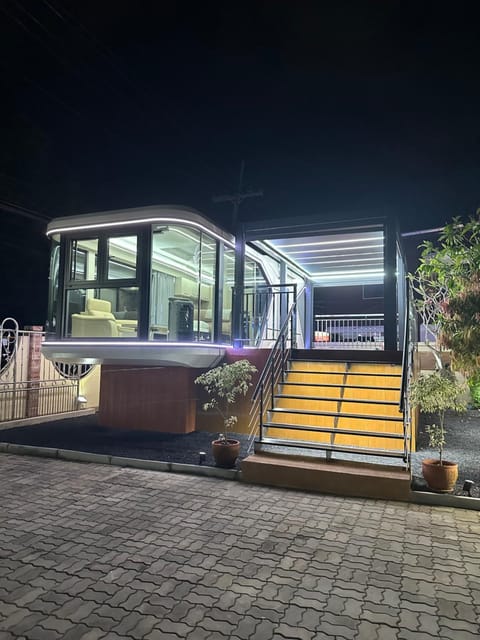 Property building, Night, Balcony/Terrace