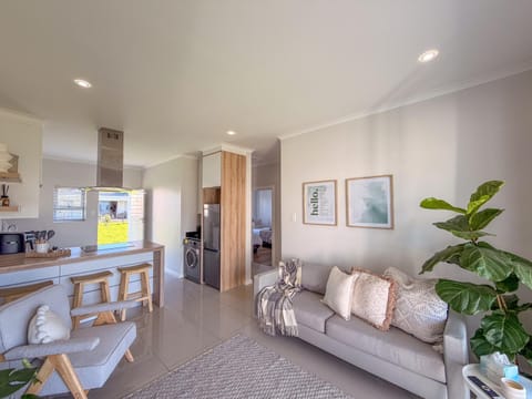 Lounge or bar, kitchen