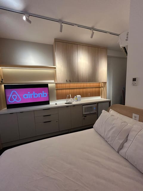Bed, TV and multimedia, Kitchen or kitchenette