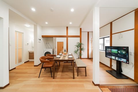 TV and multimedia, Living room, Dining area