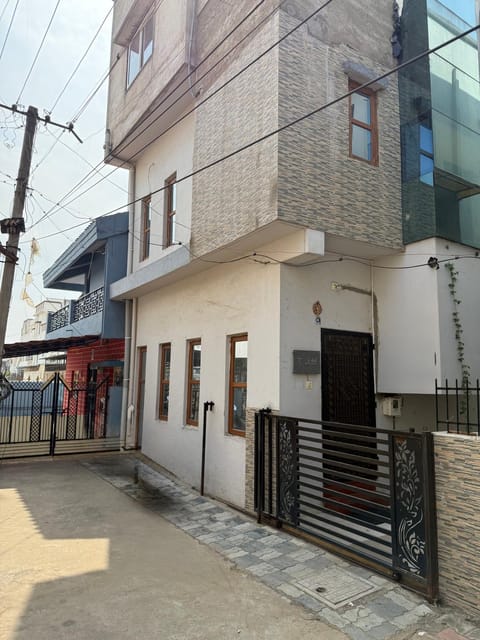 Property building, Street view