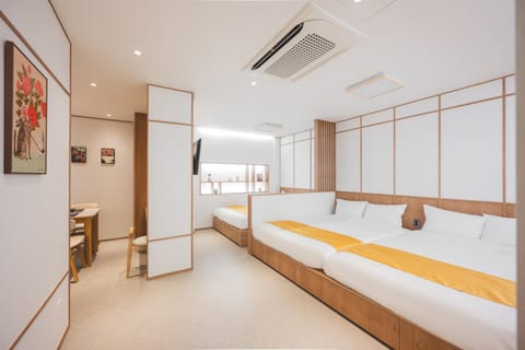 Bed, Photo of the whole room, Bedroom, wardrobe, air conditioner