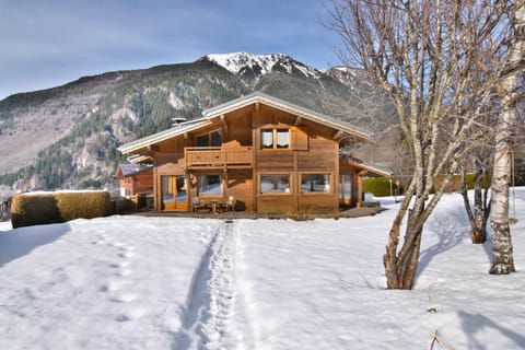 Property building, Natural landscape, Lobby or reception