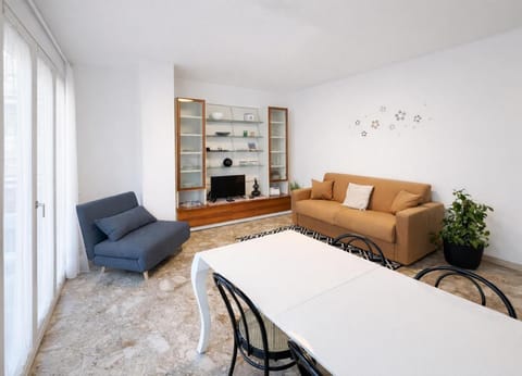 Bella Vita Stays Happy Apartment in Sondrio