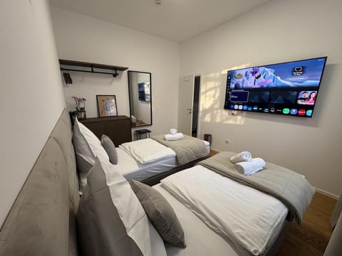 Große City Wohnung Rosenheim 4 Zimmer, 7 Betten Apartment in Rosenheim