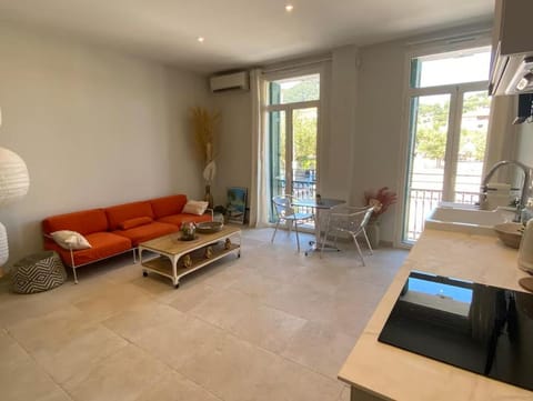 Living room, air conditioner