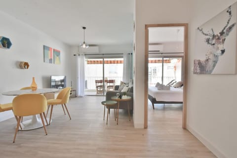 TV and multimedia, Living room, Dining area