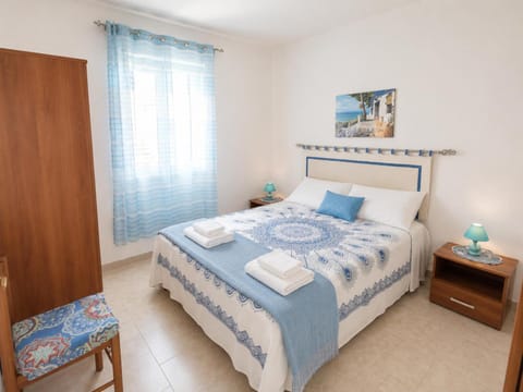 Bed, Bedroom, locker, wardrobe