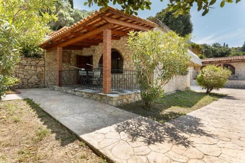 Property building, Day, Garden