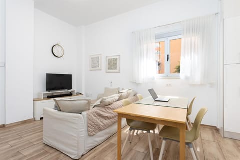 TV and multimedia, Living room, Dining area