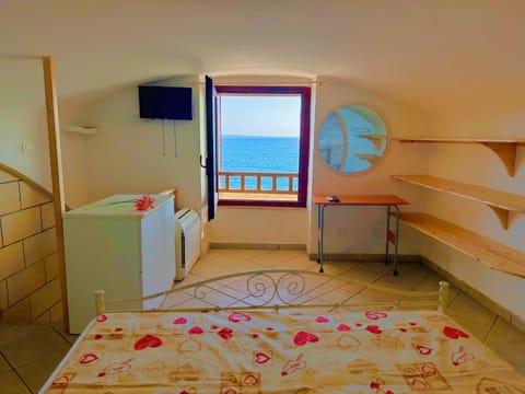 Bed, Bedroom, Sea view