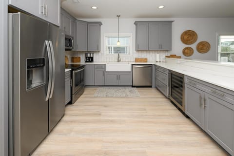 A Skip Away (FKA Saltaire II) House in Surfside Beach