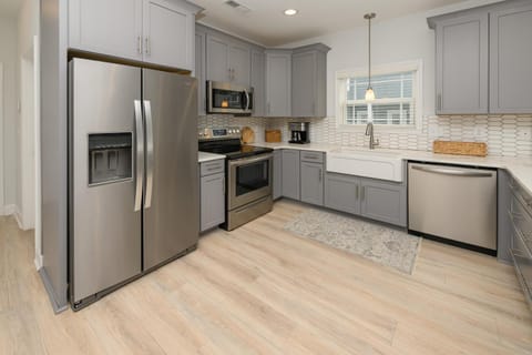 A Skip Away (FKA Saltaire II) House in Surfside Beach