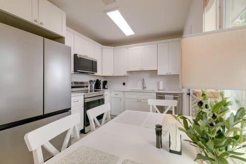 North Palm Beach Oasis with Hot Tub - 2 Mi to Ocean! House in North Palm Beach