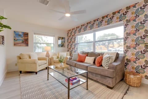 Hot Tub and Courtyard Access! North Palm Beach Home House in North Palm Beach