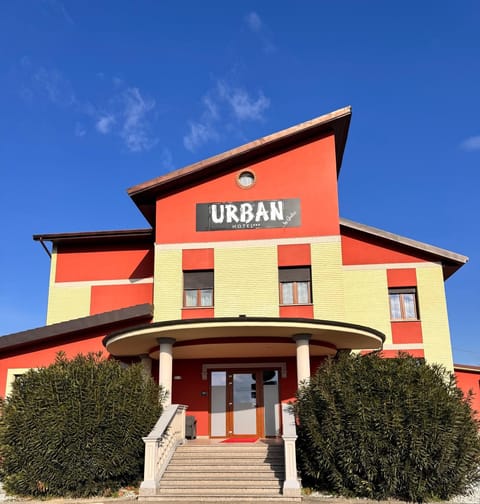 Property building, Facade/entrance, Day