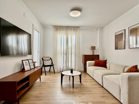 TV and multimedia, Living room, Photo of the whole room, Seating area