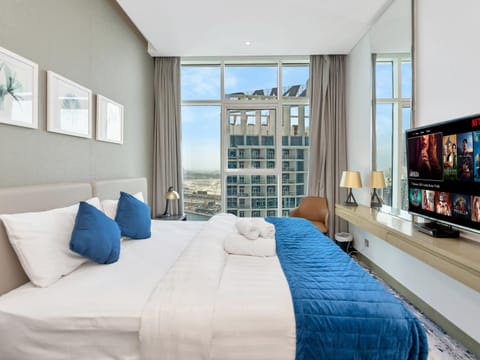 Communal lounge/ TV room, Bed, TV and multimedia, Photo of the whole room, Evening entertainment, Bedroom