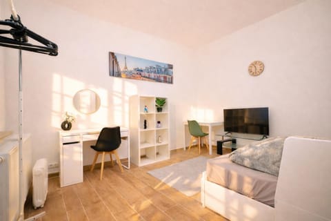 TV and multimedia, Seating area